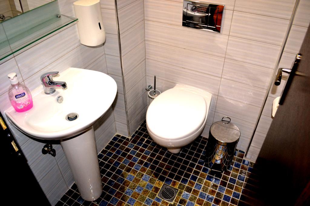 Αmalia Lux Villas Nea Vrasna Quarto foto